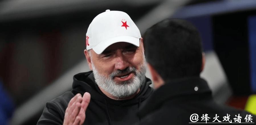 斯拉维亚主帅:巴萨的终结质量太棒了,比电视上看起来更危险 斯拉维亚主帅:巴萨的终结质量太棒了,比电视上看起来更危险