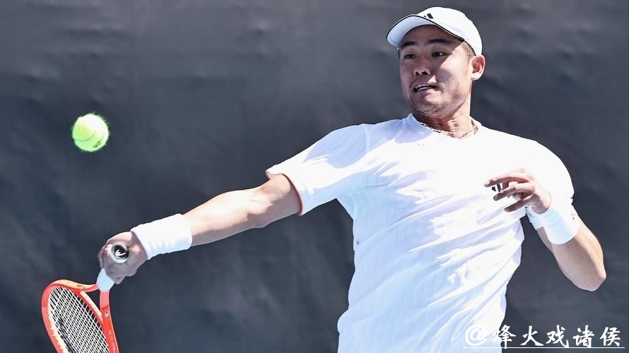 澳网丨让二追三失败！吴易昺2-3惜败斯皮齐里，无缘晋级下一轮！