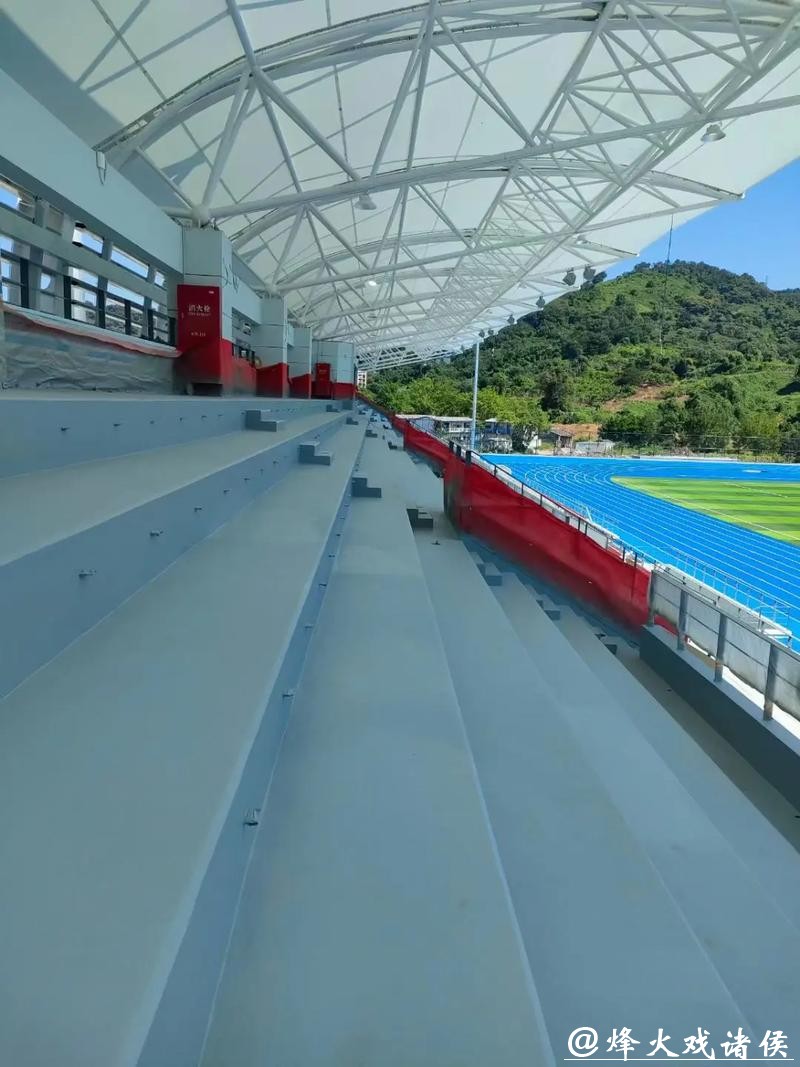 县域体育 向上生长（体育大看台）